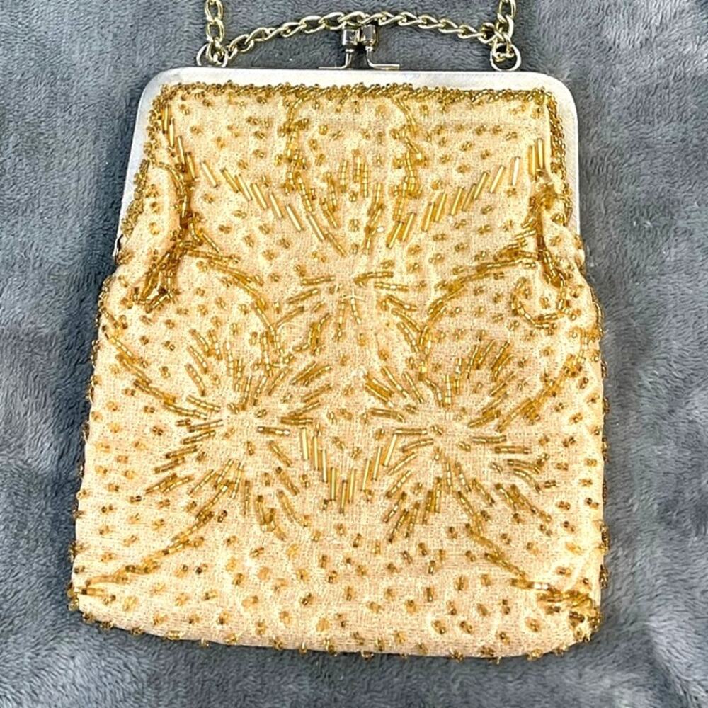 Vintage 1950s La Regal Beaded Evening Purse handbag Strap Crossbody Kiss Clasp
